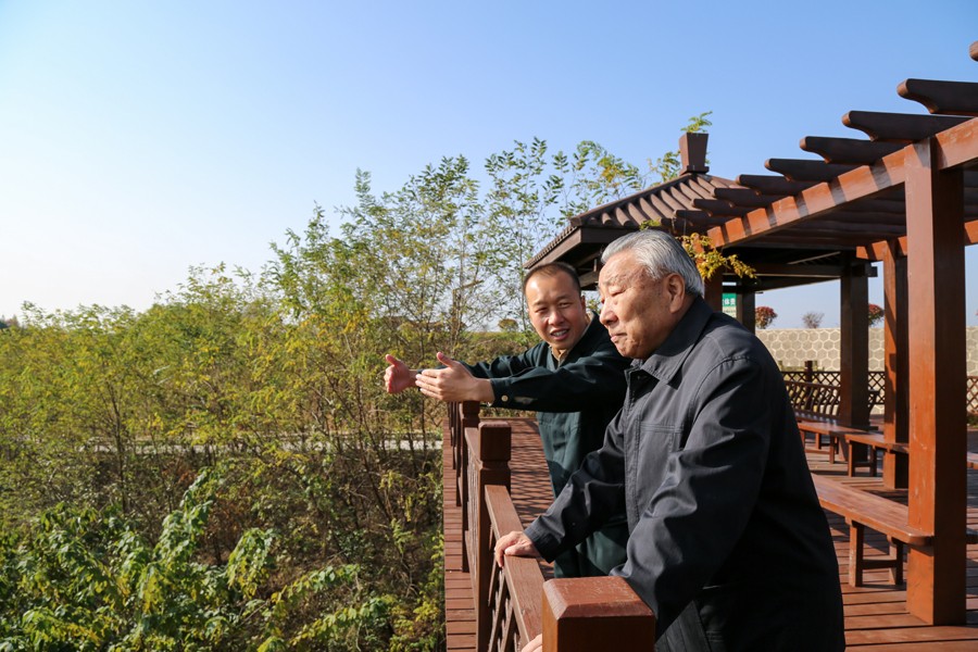 21-2019年10月，國家水利部原副部長王守強參觀金徽股份時盛贊：金徽股份是綠色礦山、文明礦山、美麗礦山。.jpg