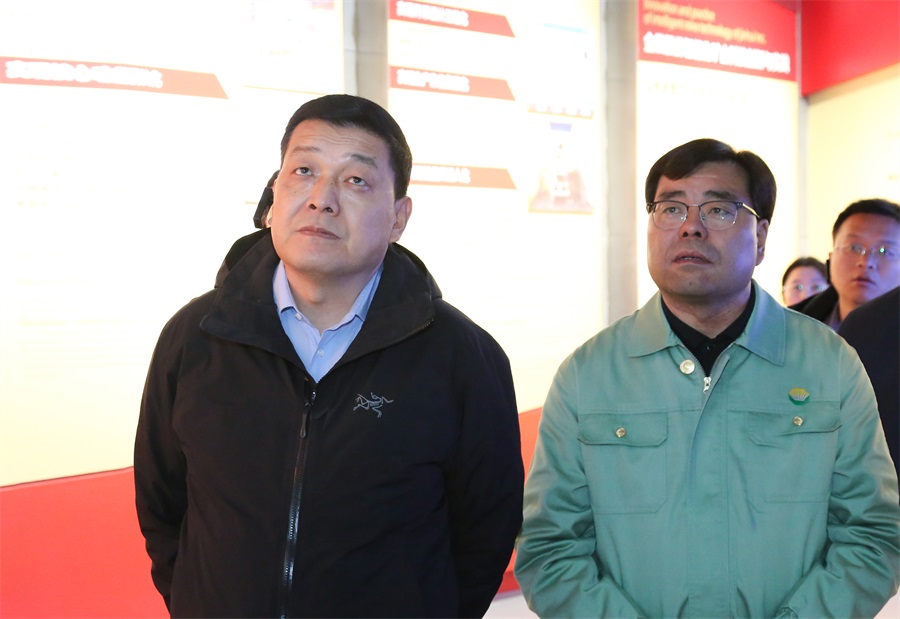 38-2023年12月，民建甘肅省委員會主任委員，全國政協(xié)委員，甘肅省政協(xié)常委，省生態(tài)環(huán)境廳廳長，省核安全局局長葛建團蒞臨金徽股份調(diào)研。.jpg