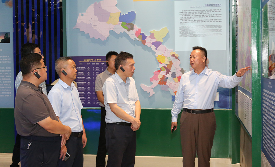 10.3-2022年08月，省科技廳副廳長牛振明蒞臨金徽股份指導(dǎo)工作。.jpg