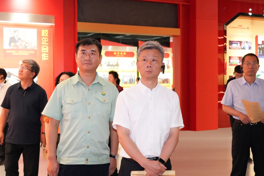 2024.06.23全國政協(xié)委員、省政協(xié)副主席、民盟甘肅省委會主委劉仲奎蒞臨金徽股份調(diào)研.jpg