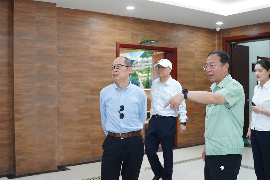 2024.06.23重慶市政協(xié)副主席、民盟市委會主委杜惠平蒞臨金徽股份調(diào)研.jpg