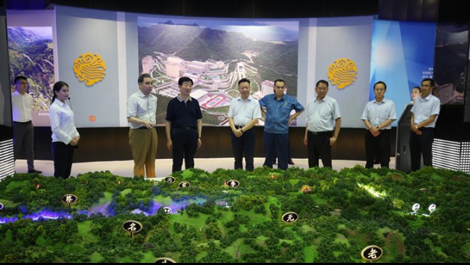 省人大常委會黨組書記、副主任王璽玉一行蒞臨金徽股份視察項目建設工作